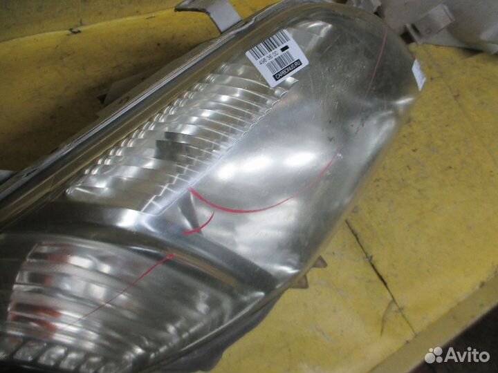 Фара правая Toyota Corolla fielder NZE141G