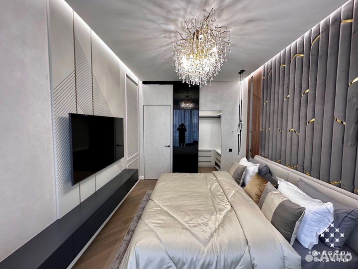 Кровать.Высокое изголовье.Новая.Мягкая