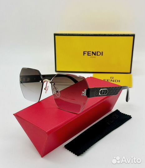 Солнцезащитные очки fendi