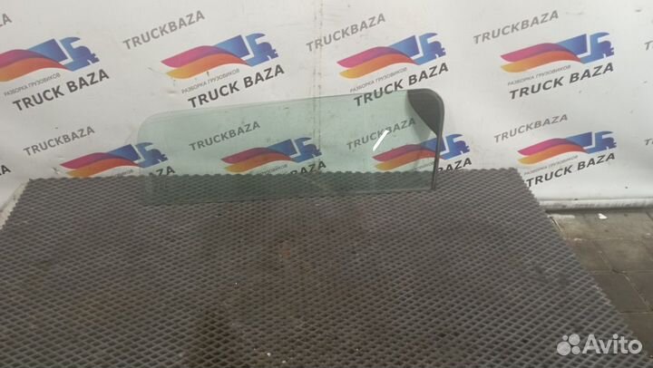 Стекло двери правое Daf XF105