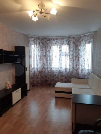 3-к. квартира, 100 м², 13/17 эт.
