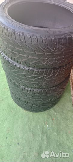 Tigar Winter 235/45 R18