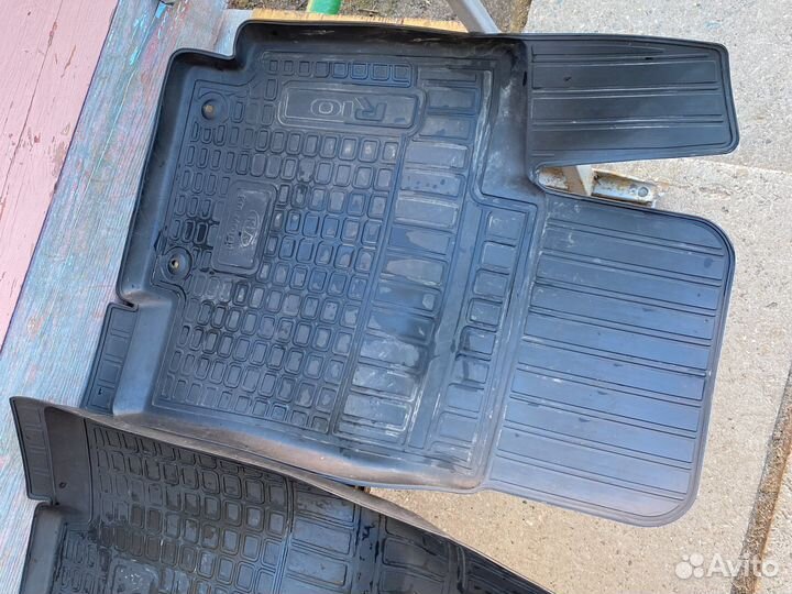 Автомобильные коврики резиновые