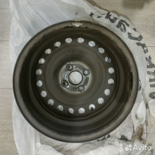 Штампованный диск r 15