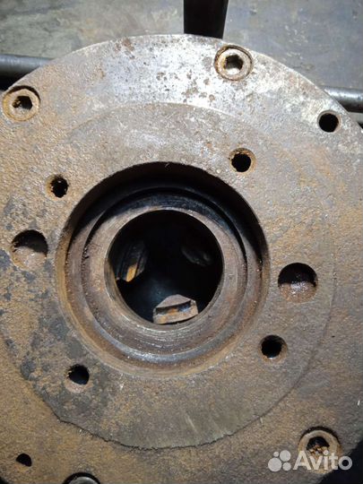 Токарный патрон 250 и бронзовая заготовка