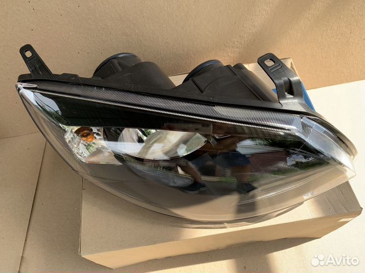 Фара передняя правая Лада Калина 2