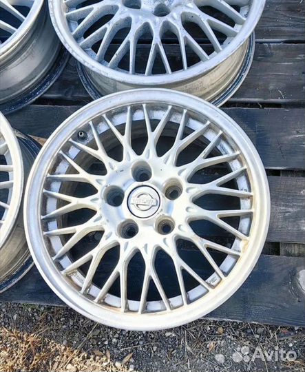 Nissan Forged R16