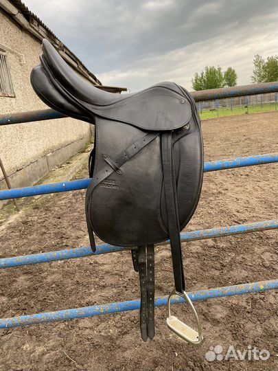 Седло выездковое