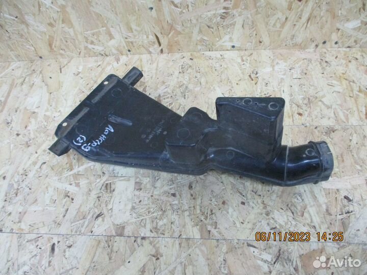 Воздухозаборник воздушного фильтра Лансер 9