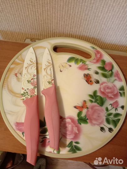 Доска разделочная и ножи