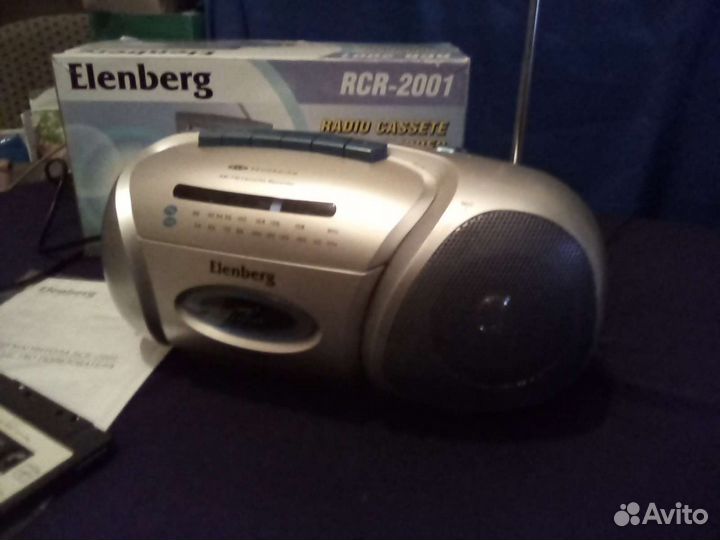 Кассетная магнитола elenberg из 2000-х