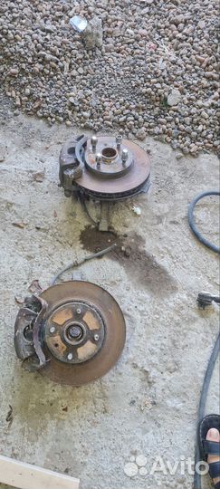 Передние стойки со ступицами