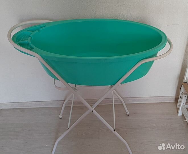 Детская ванночка для купания с подставкой