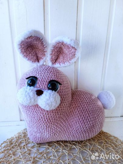 Вязаные игрушки Зайка