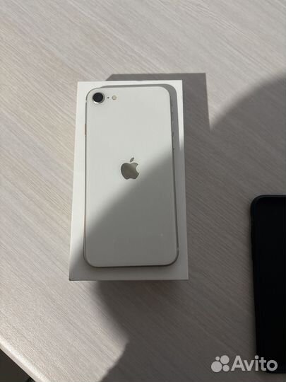 iPhone SE (2022), 64 ГБ