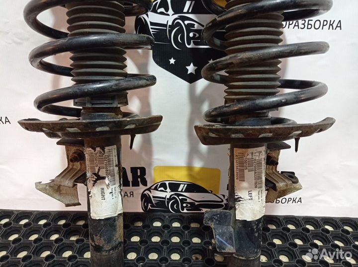 Стойки амортизаторов передние (комплект)