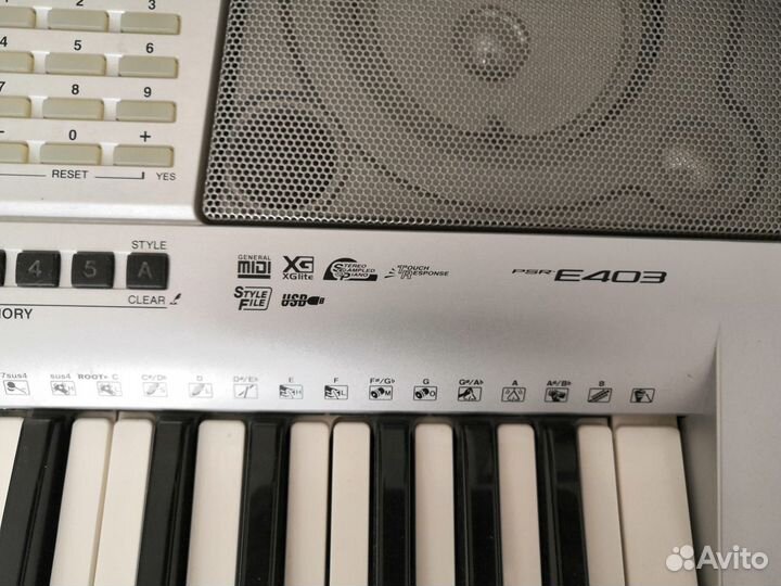 Синтезатор Yamaha PSR-E403