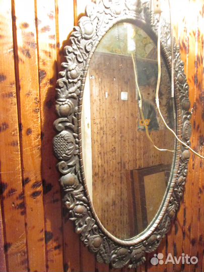 Зеркало настенное овальное