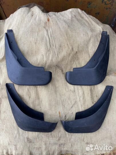 Брызговики на mazda