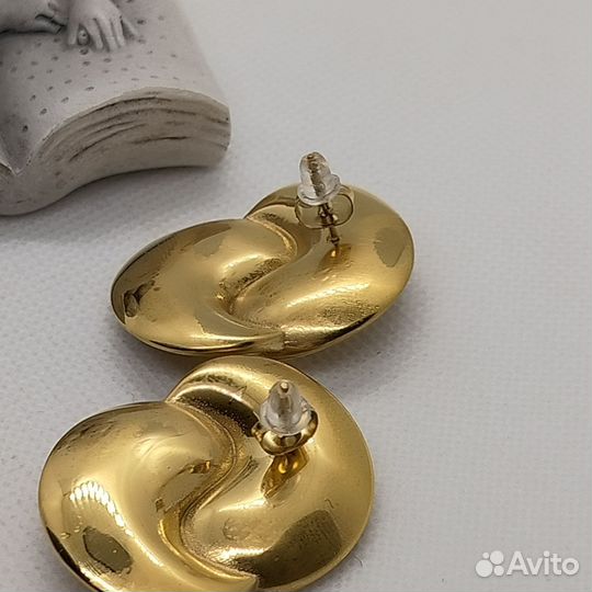 Стильные серьги