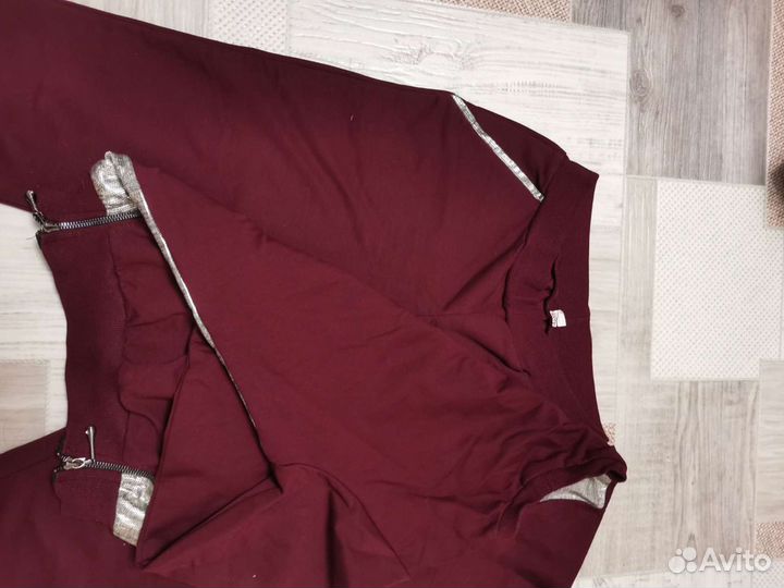 Продам спортивный костюм