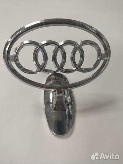 Эмблема прицел на капот Audi