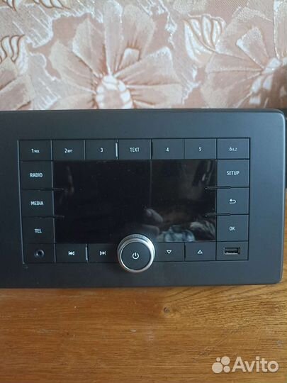 Штатная магнитола на Рено аркана