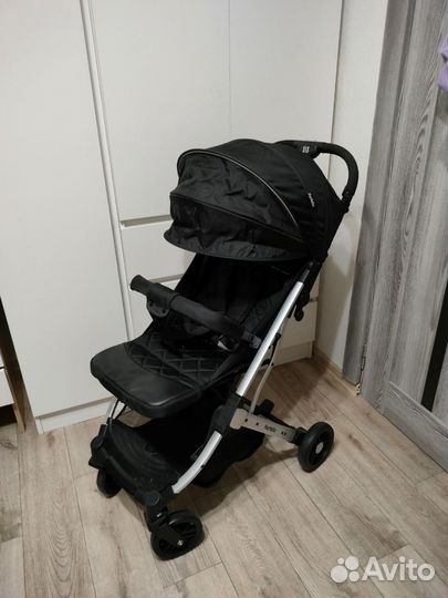 Прогулочная коляска новая
