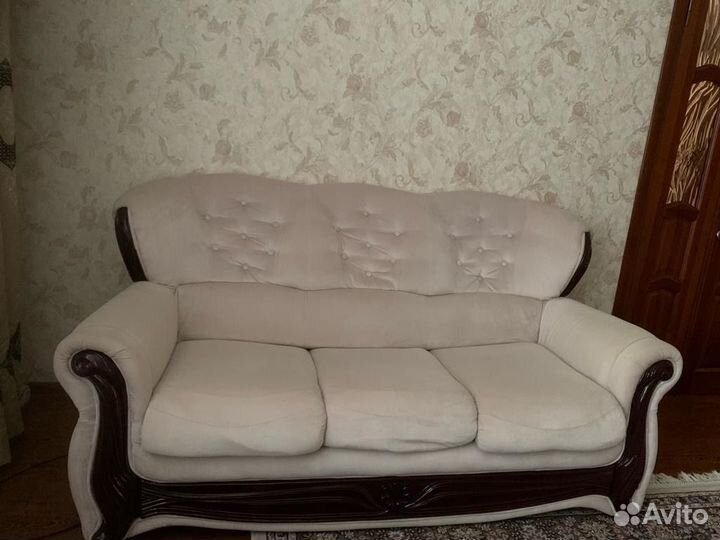 Диван