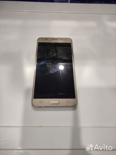 Samsung Galaxy J7 (2016), 2/16 ГБ