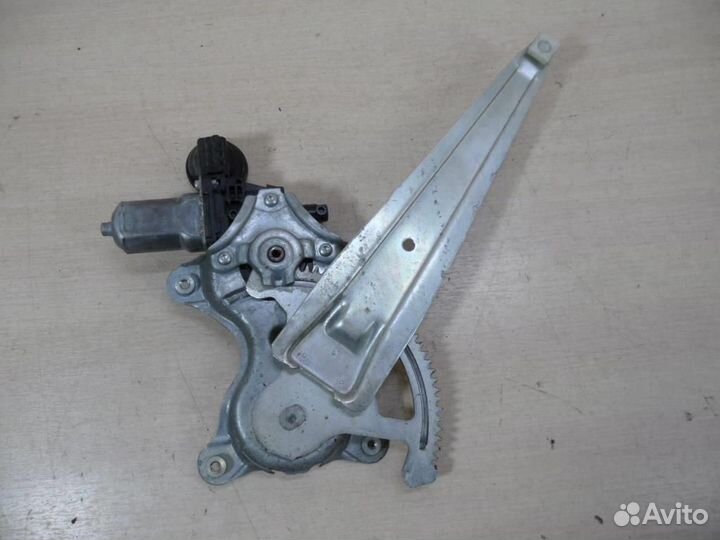 Стеклоподъемник задний левый Toyota Tundra 3urfe