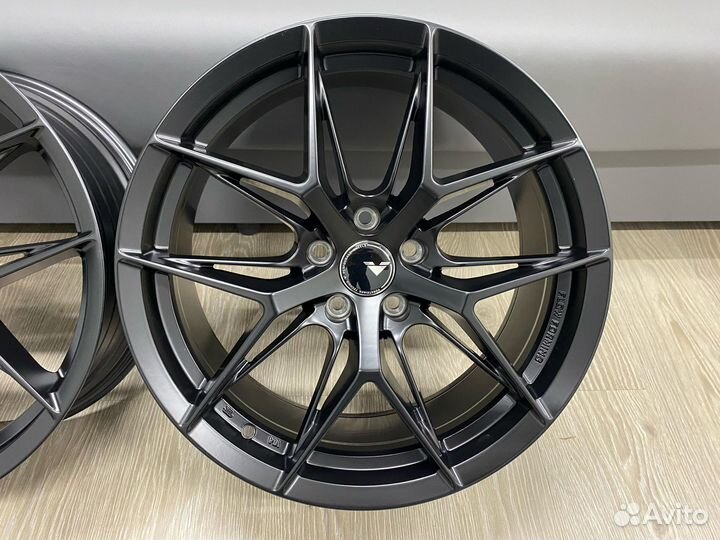 Новый комплект RFX13 Matt black на Ford Chery BL