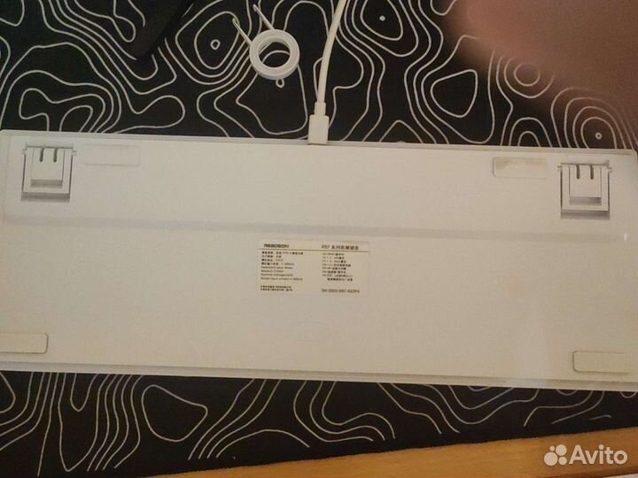 Механическая клавиатура белая