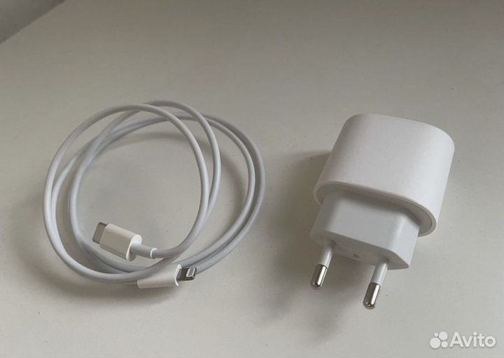 Зарядное устройство на iPhone 20w