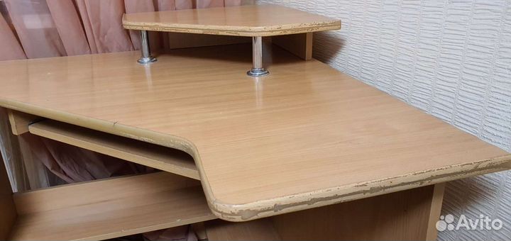 Компьютерный стол угловой