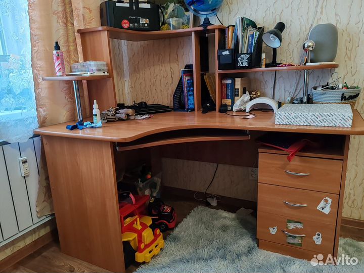 Компьютерный стол