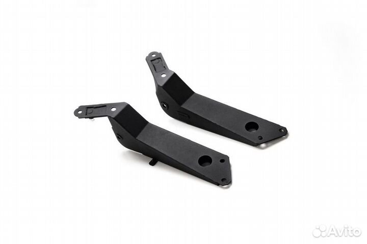 Кронштейны крепления реактивных тяг Nissan Skyline