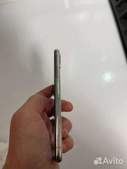 Телефон iPhone 10