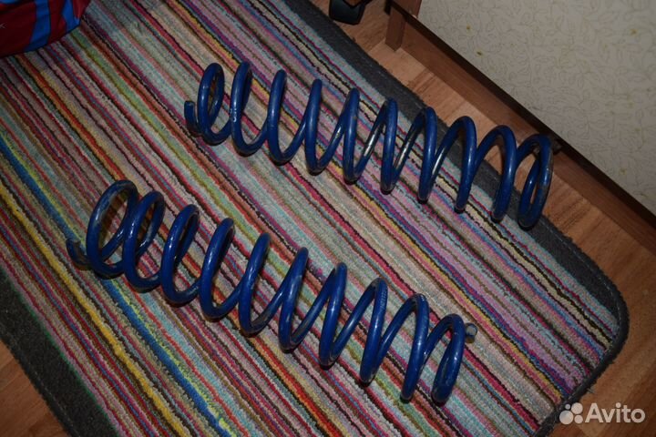 Продам задние пружины на toyota funcargo