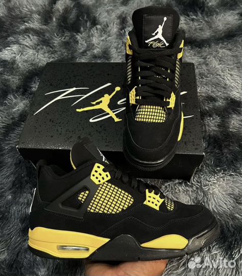 Nike Air Jordan 4 Retro Thunder