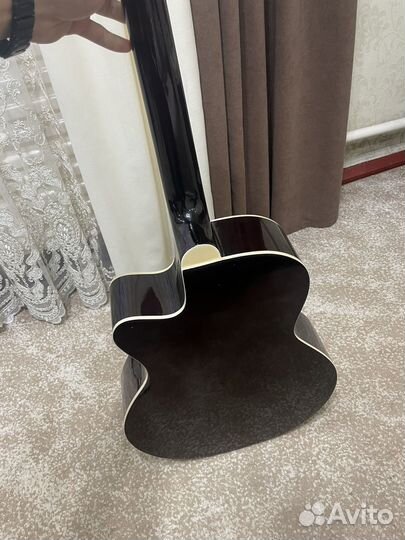 Акустическая гитара