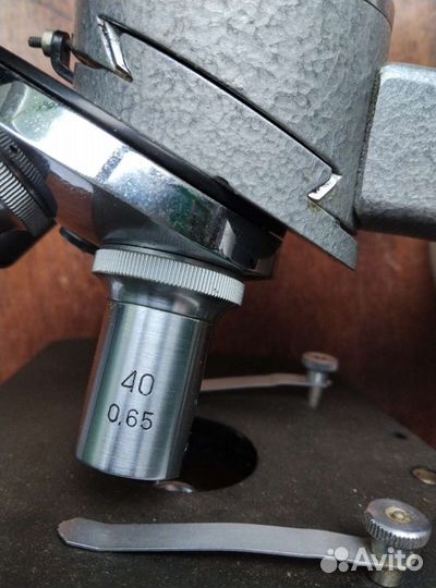 Микроскоп школьнику с подсветкой и стеклами