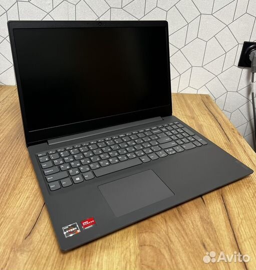 Мощный Lenovo Ryzen 3 3250U/ SSD/ 8GB DDR4