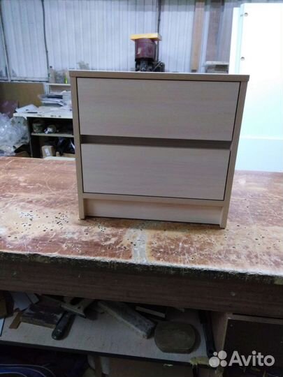 Тумба прикроватная новая