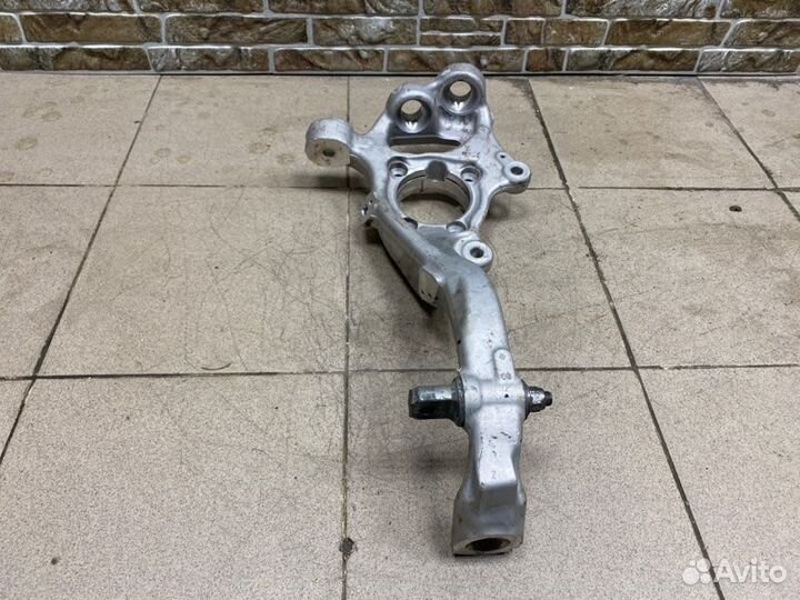 Цапфа/кулак поворотный передний левый Mercedes-Ben