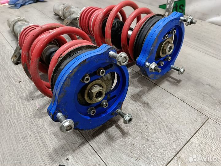 Пара передних стоек для Skoda Octavia A5