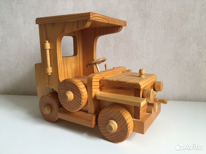 Деревянная машинка