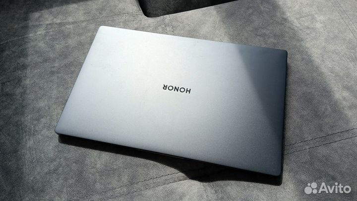Honor MagicBook 16 Ryzen 5 5600H RAM 16 гб SSD 512