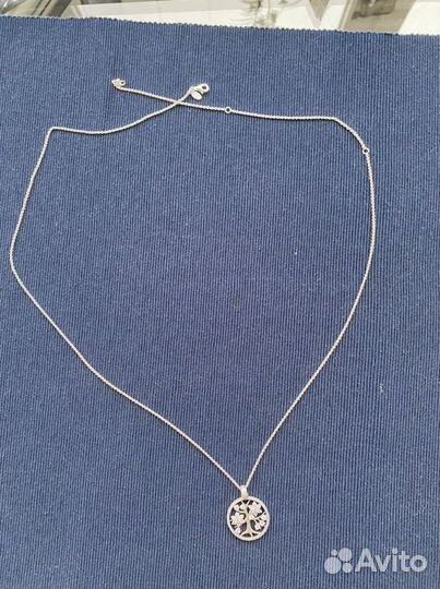 Колье с кулоном Pandora