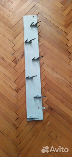 Вешалка настенная